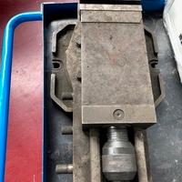 morsa girevole a ganasce