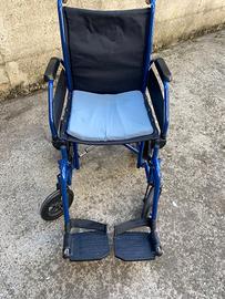Sedia a rotelle con cuscino anti decubito in gel