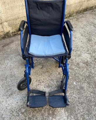 Sedia a rotelle con cuscino anti decubito in gel