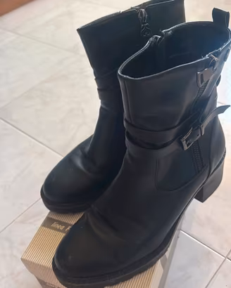stivaletto nero solo soprani