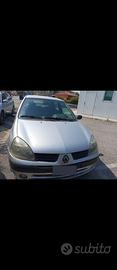 Renault Clio 1.2 8 valvole 2000€ trattabile