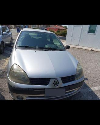 Renault Clio 1.2 8 valvole 2000€ trattabile