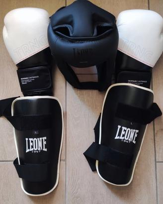 Set completo Leone e guantoni Decathlon 