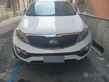 macchina Kia sportage modello 2015 in perfetta con
