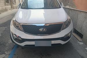 macchina Kia sportage modello 2015 in perfetta con