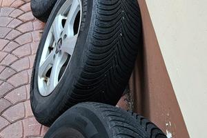 4 pneumatici invernali Michelin  con cerchi ilega 