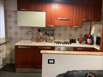 Trilocale ristrutturato in zona semi centrale