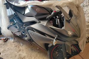 Moto YZF-R125 del 2013 Matt Grey