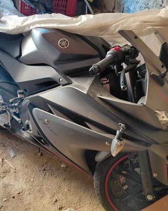 Moto YZF-R125 del 2013 Matt Grey