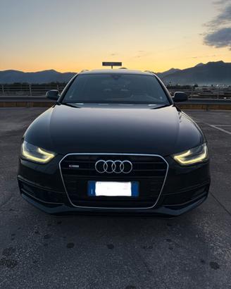 Audi A4 Avant 2.0 TDI quattro S tronic S line FULL