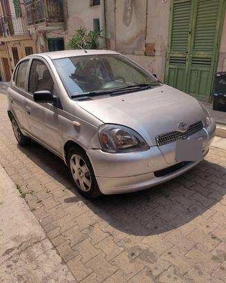 toyota yaris 2001
