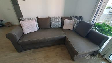 Divano letto angolare con penisola e contenitore