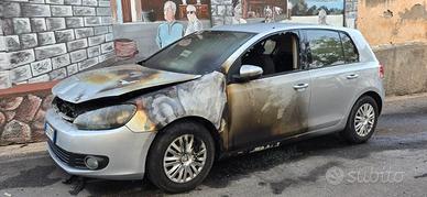 Pezzi auto in blocco