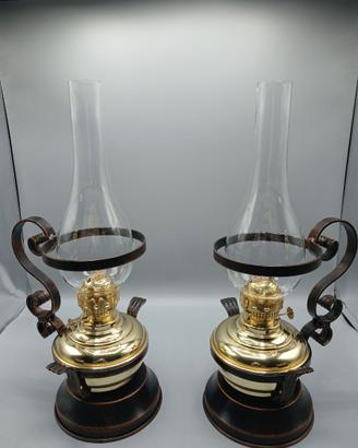 Lampade a petrolio coppia