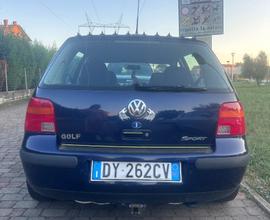 VOLKSWAGEN Golf 4ª serie - 2001