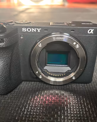 Sony A6700 + Sigma 18-50 F2.8 Nuovi