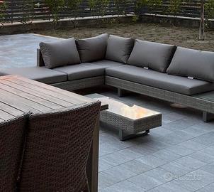 Divano Esterno con Tavolino