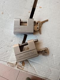 2 lucchetti  per box cantina  1 con chiave bulgara