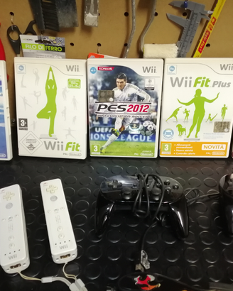 Nintendo Wii + Guitar Hero + Wii Balance Board