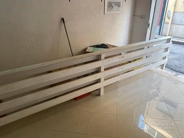 Ringhiera in legno color bianco