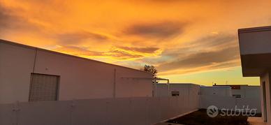 Villa singola con garage lat. e giardini privati