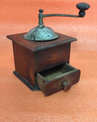 Macinino antico 