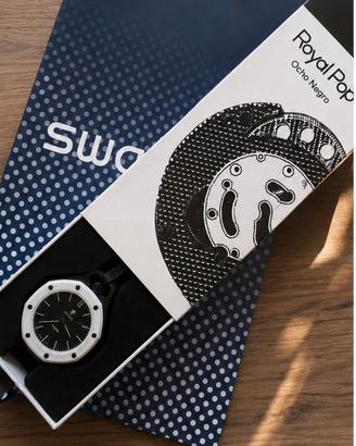 Swatch x AP ocho negro Royal Pop