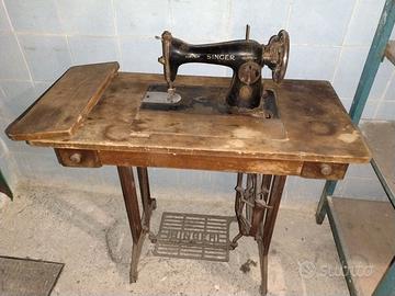 Macchina da cucire Singer anni 60