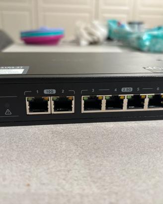 QNAP QSW-2104-2T  Switch 6 porte 2x 10G+ 4x 2.5GbE