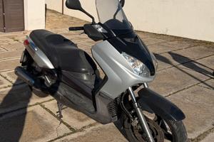 Yamaha Xmax 250 (X-max 250)