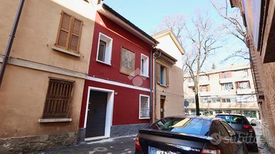 BIFAMILIARE A REGGIO NELL'EMILIA