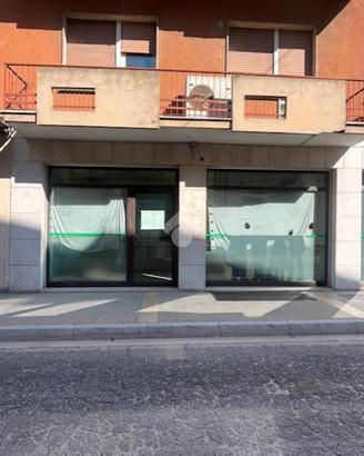 MONOLOCALE A BOVOLONE