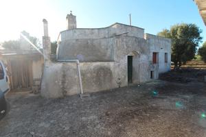 Abitazione con terreno c.da Eredità' Villa Castell