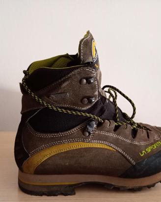 Scarponi alpinismo La sportiva