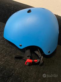 Casco blu bambino per Skate Pattini Bici