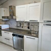 Cucina moderna bianca completa 