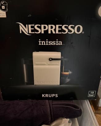 Macchima del caffe Neapresso Inissia Krups