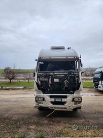 Stralis hi-way 480 incidentato