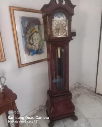 Pendolo a colonna in noce massello