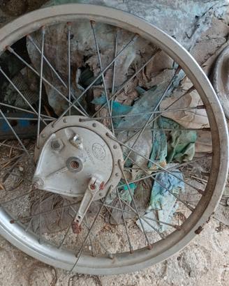 Ruota ant. e mozzo post. KTM 1979 Magnesium