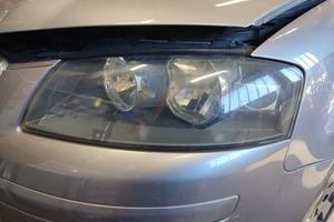 Proiettore sinistro AUDI A3 del 2004