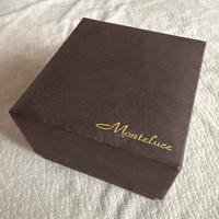 Anello solitario in oro bianco con diamante