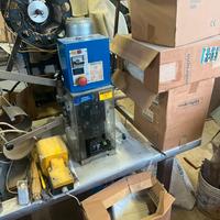 Pressa/Crimpatrice industriale e miniapplicatore