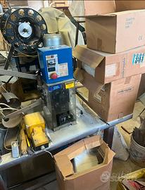 Pressa/Crimpatrice industriale e miniapplicatore