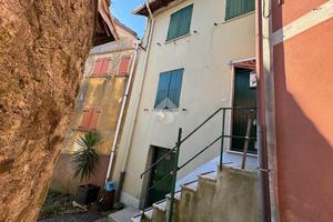 VILLA A SCHIERA A SERRA RICCÒ