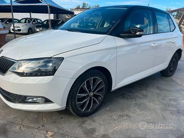 Skoda Fabia intere o per ricambi