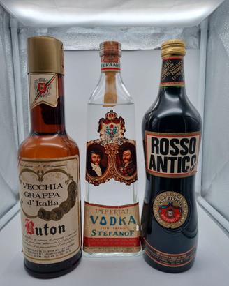 Lotto 3 Bottiglie liquore Buton