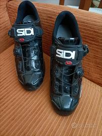paio di scarpe Sidi 