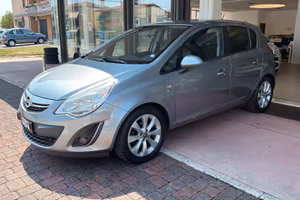 Opel Corsa 1.2 5 porte 51 Kw / 70 Cv