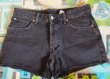 pantaloncini corti donna tg Eur 40 nuovi 